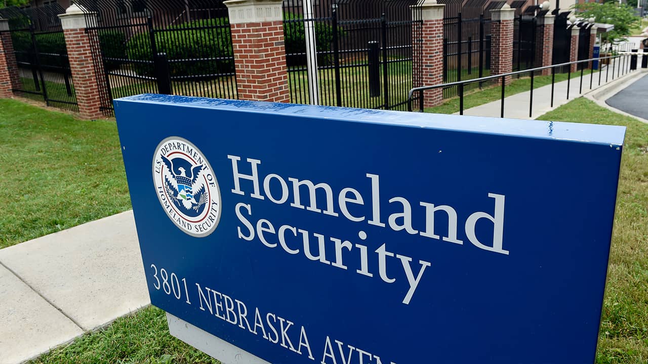 Photo of Homeland Security sign